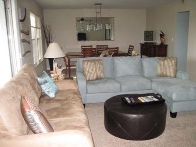 Open living & dining area